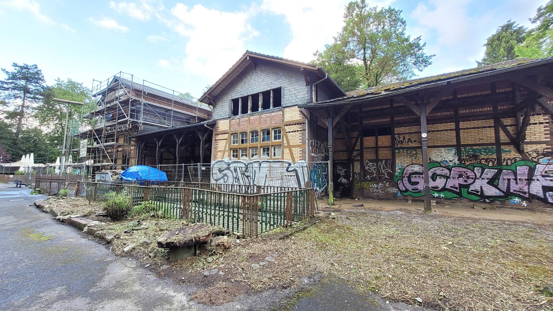  Der Ottenbrucher Bahnhof. 