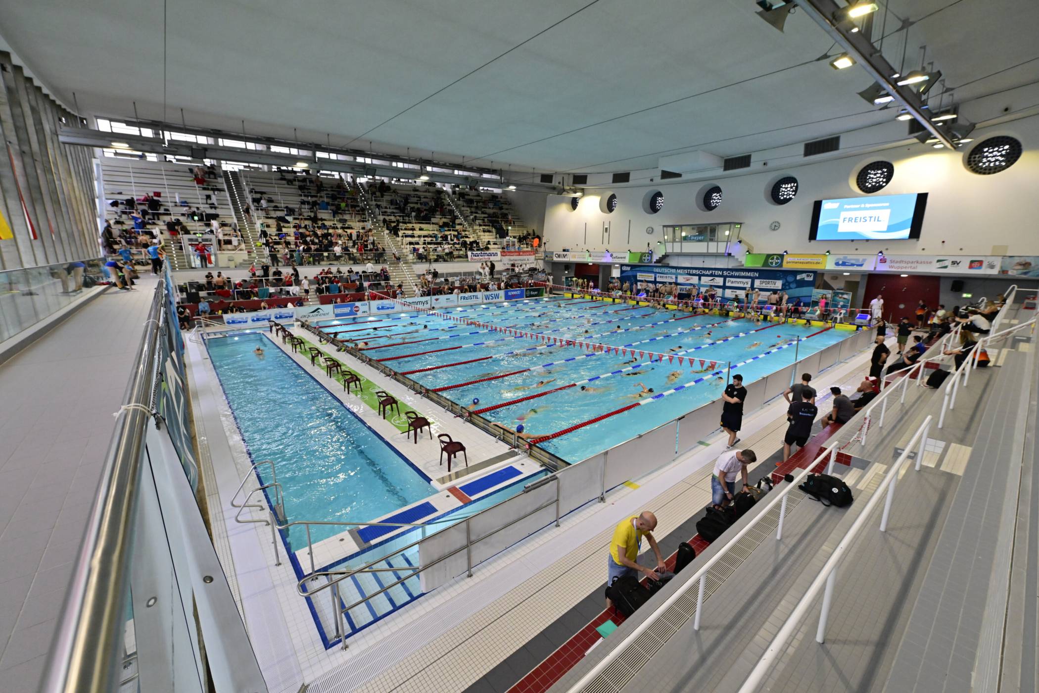  Blick in die Schwimmoper. 
