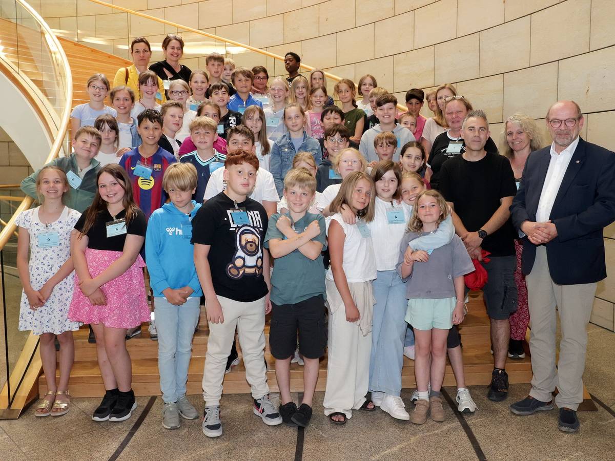 Schülerinnen und Schüler aus Wuppertal erleben den Landtag