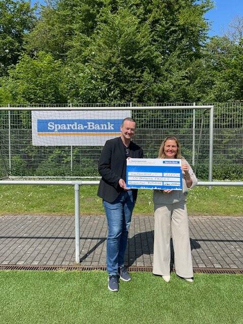 2.000 Euro für die Fußball-Jugend des SSV Germania