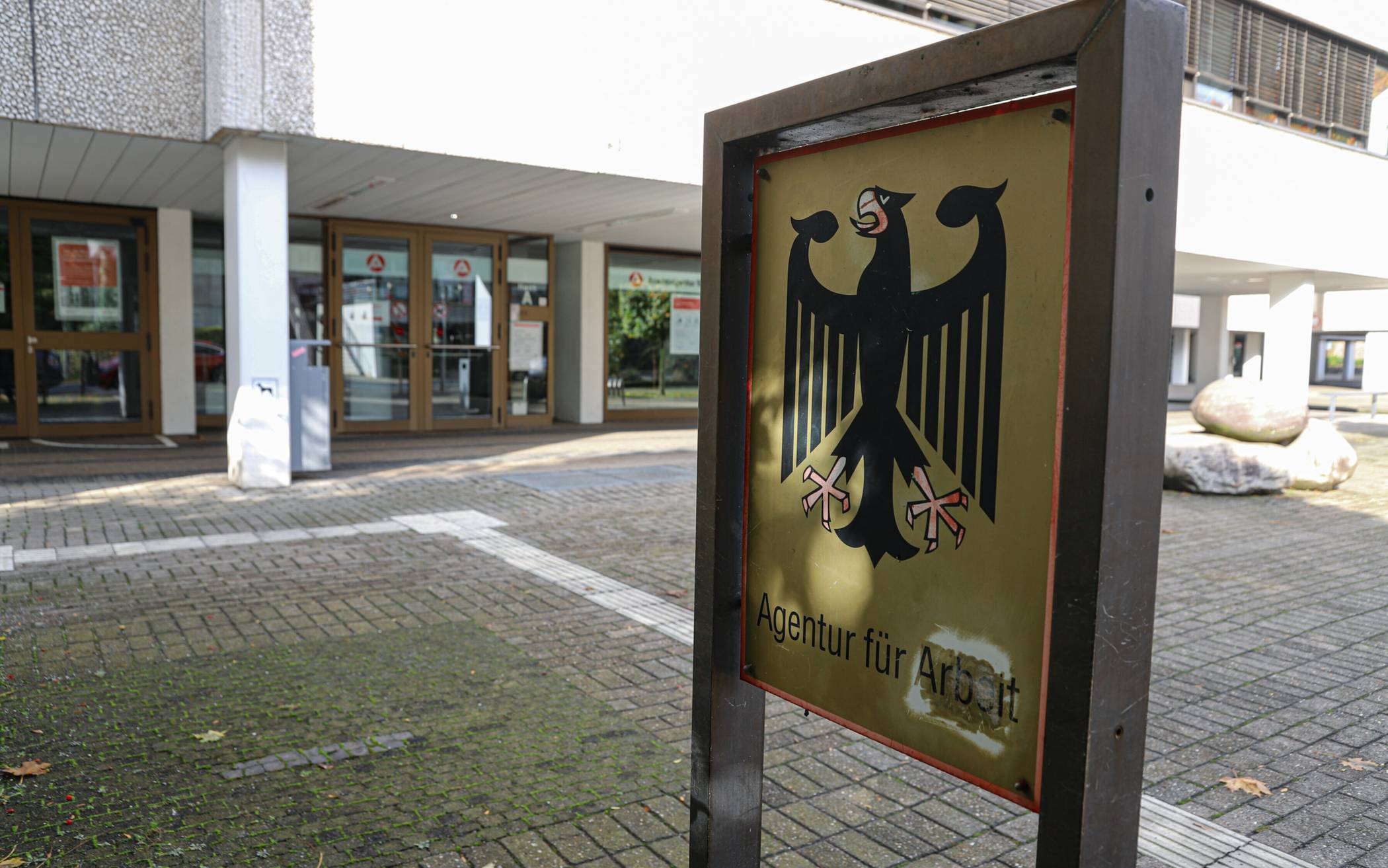 Arbeitslosenquote sinkt leicht auf 10,5 Prozent