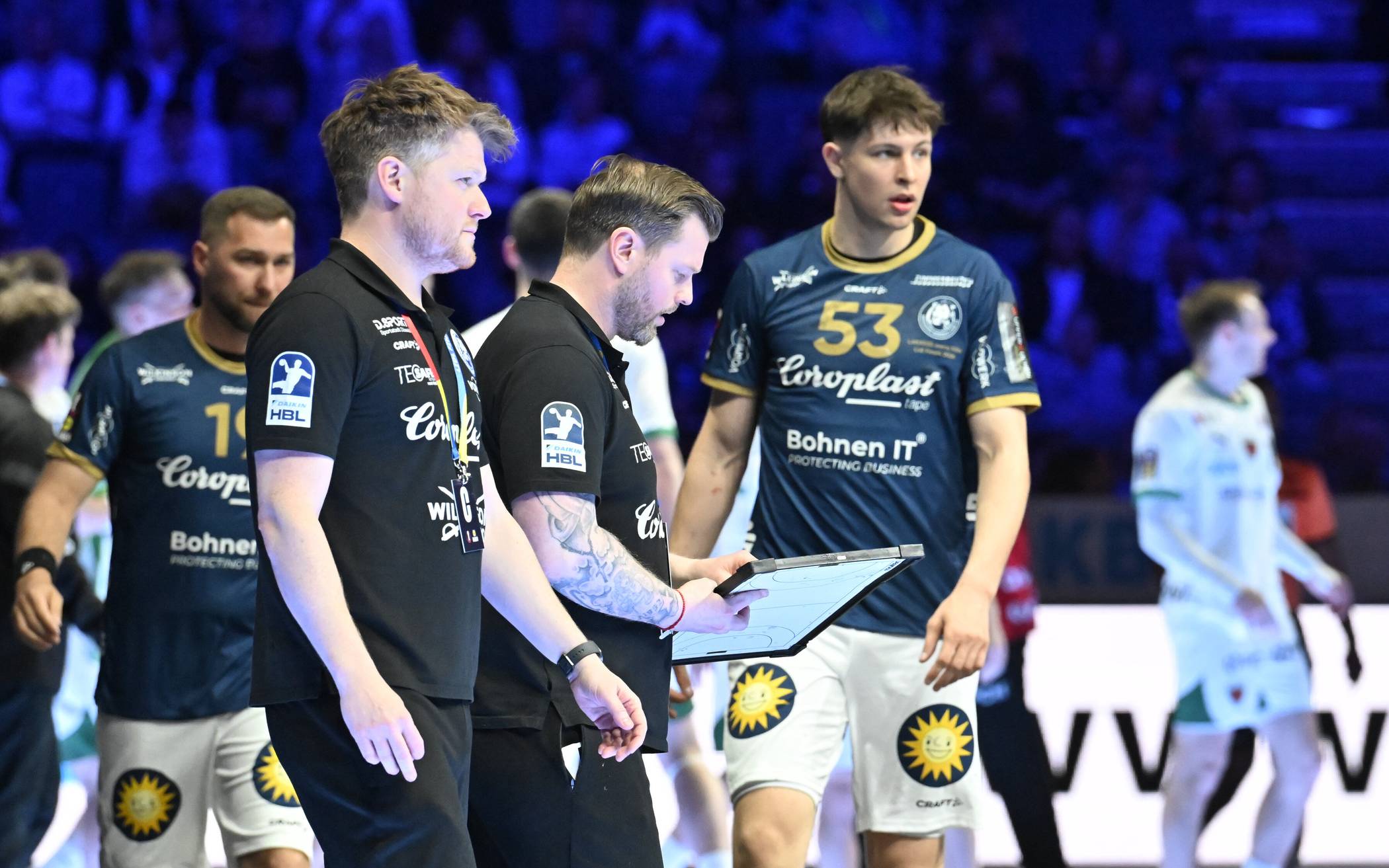 Die Trainer Markus Pütz (vorne li.)