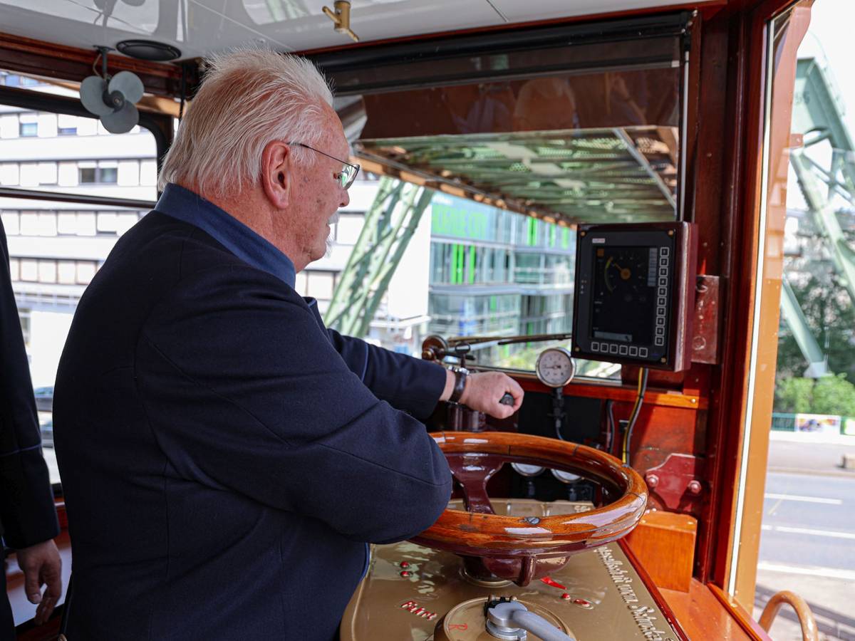 Schwebebahn-Augenblicke