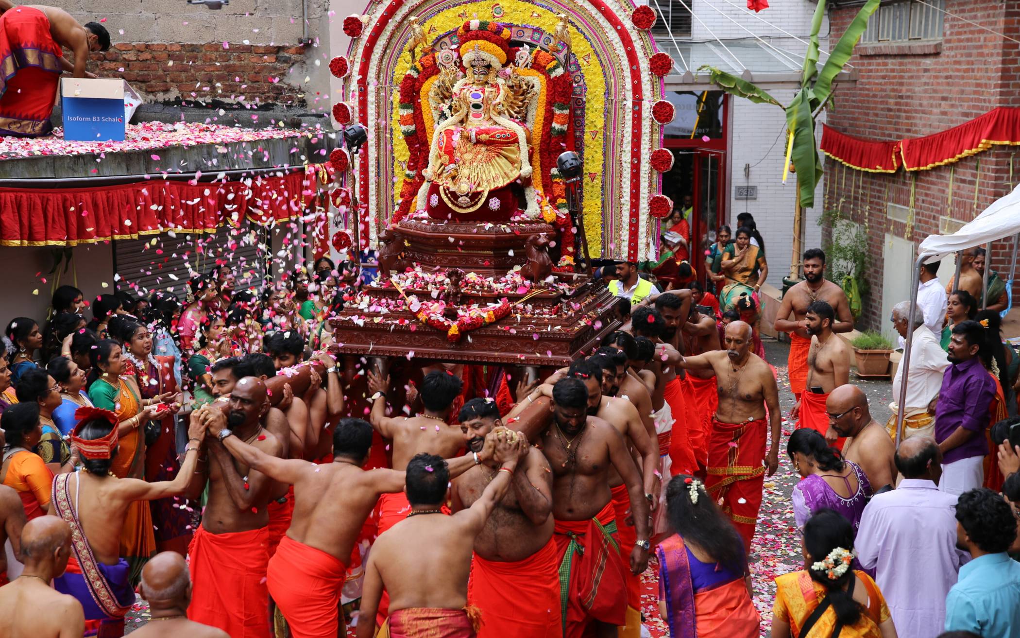 Farbenfrohe Hindu-Prozession in Wuppertal