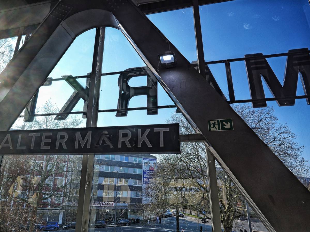 Umbau der Schwebebahn-Haltestelle Alter Markt hat begonnen