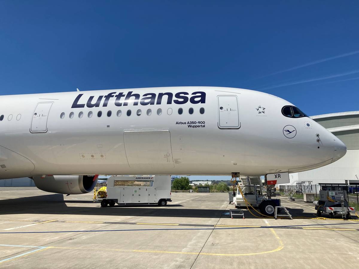 Flug mit „Wuppertal“ zur Fußball-WM