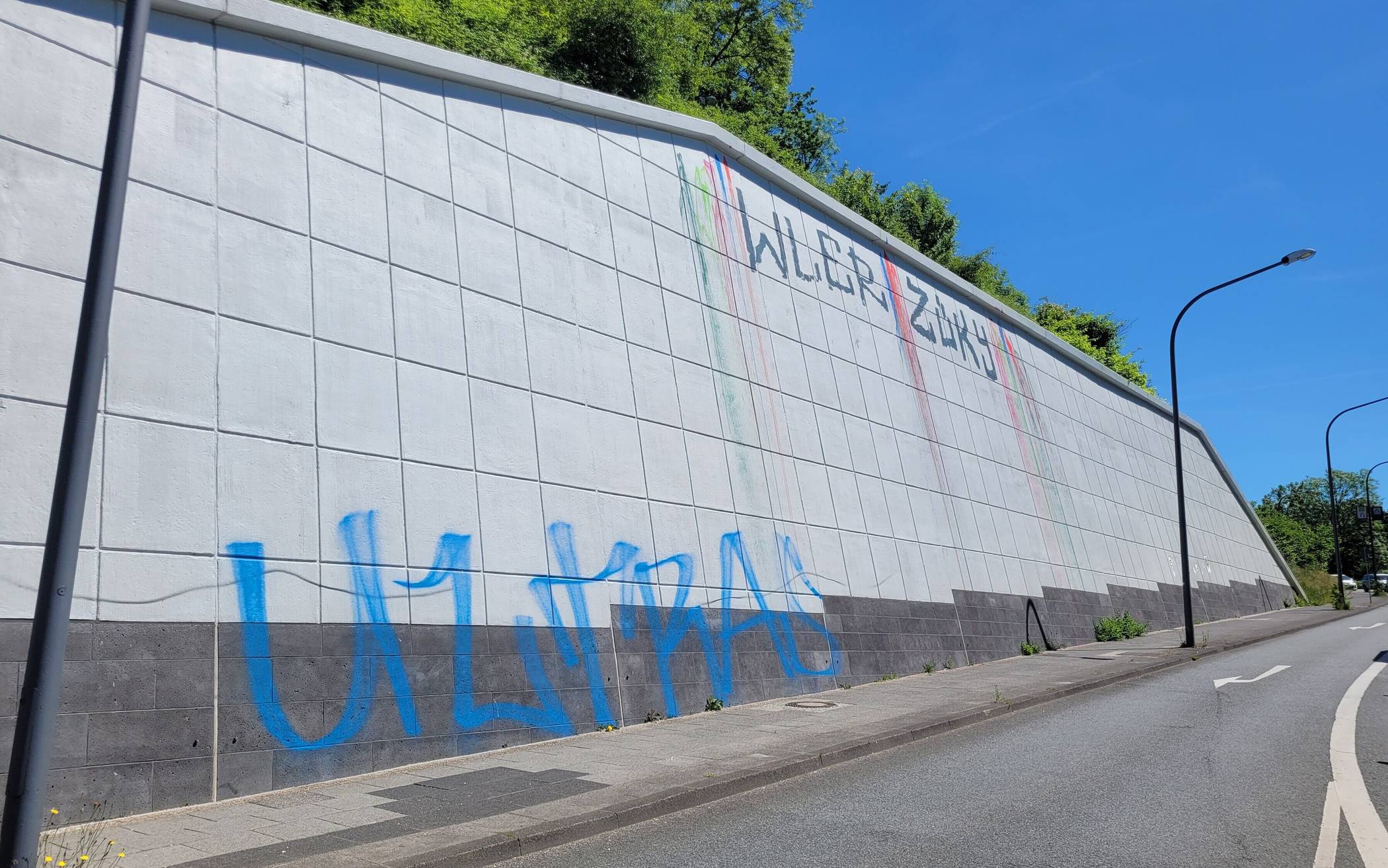 Die Wand am Briller Kreuz.