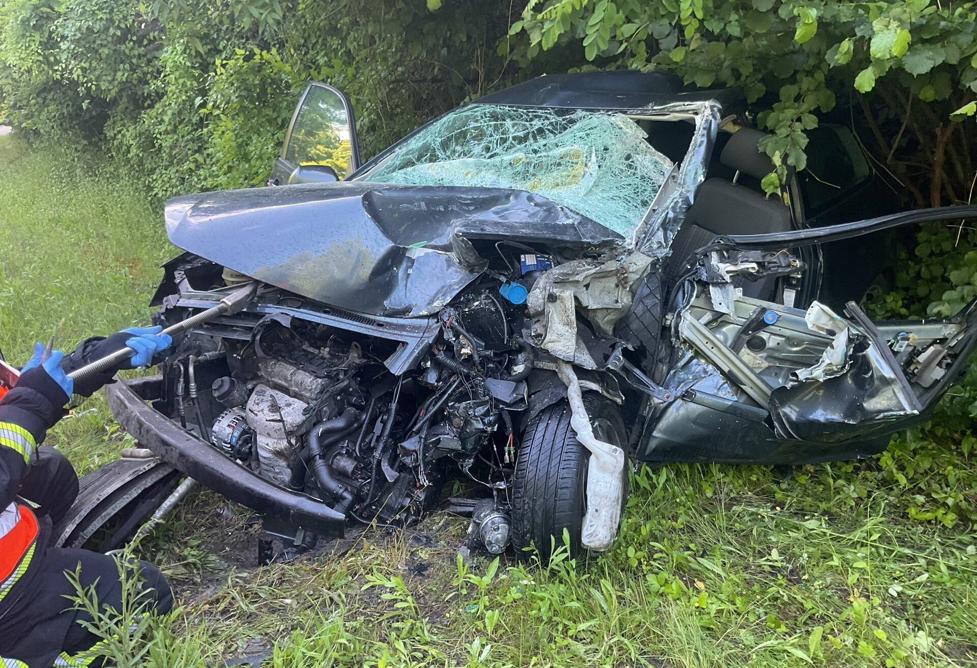 Schwerer Unfall auf der B7 bei Hahnenfurth
