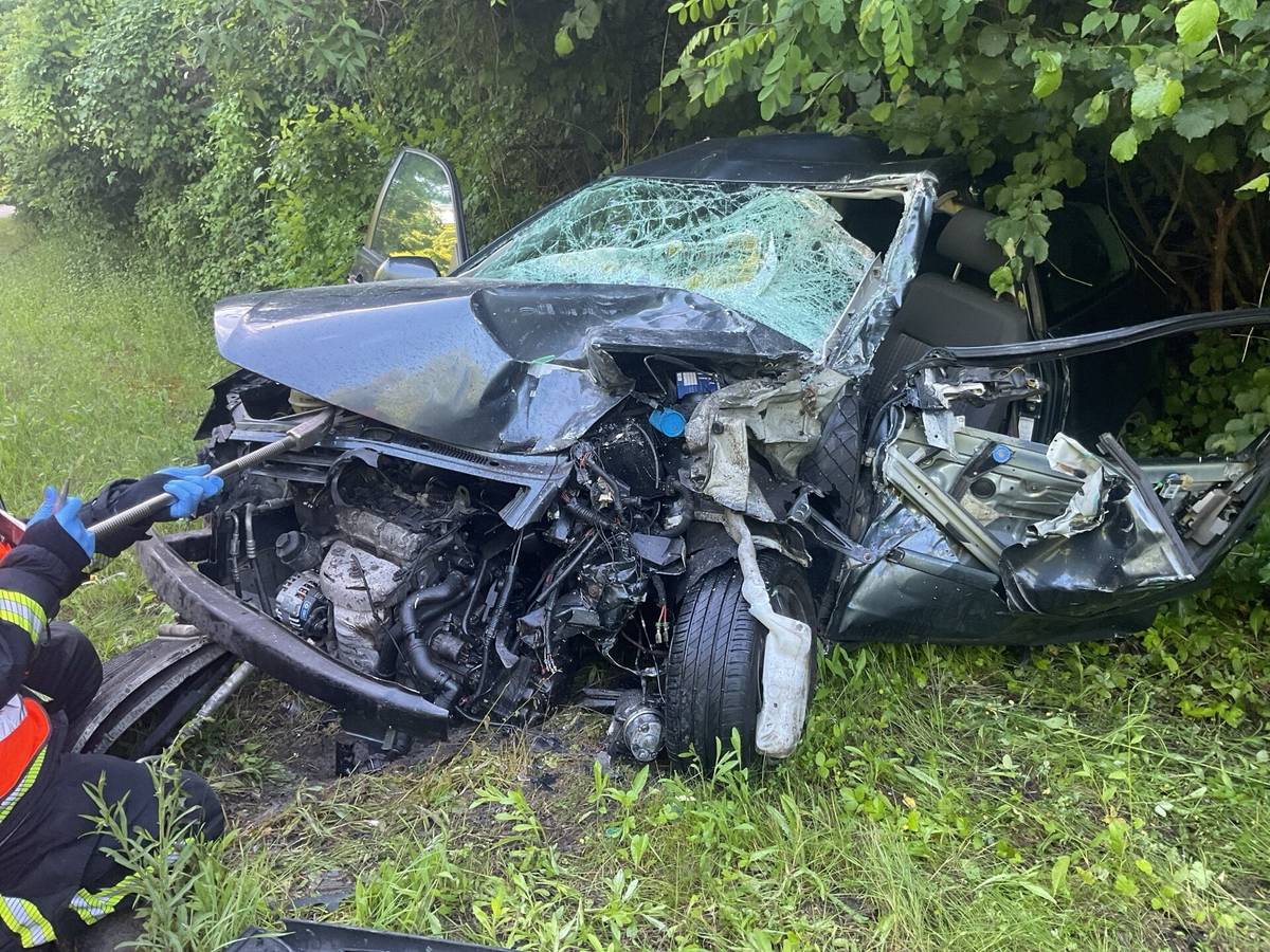 Schwerer Unfall auf der B7 bei Hahnenfurth