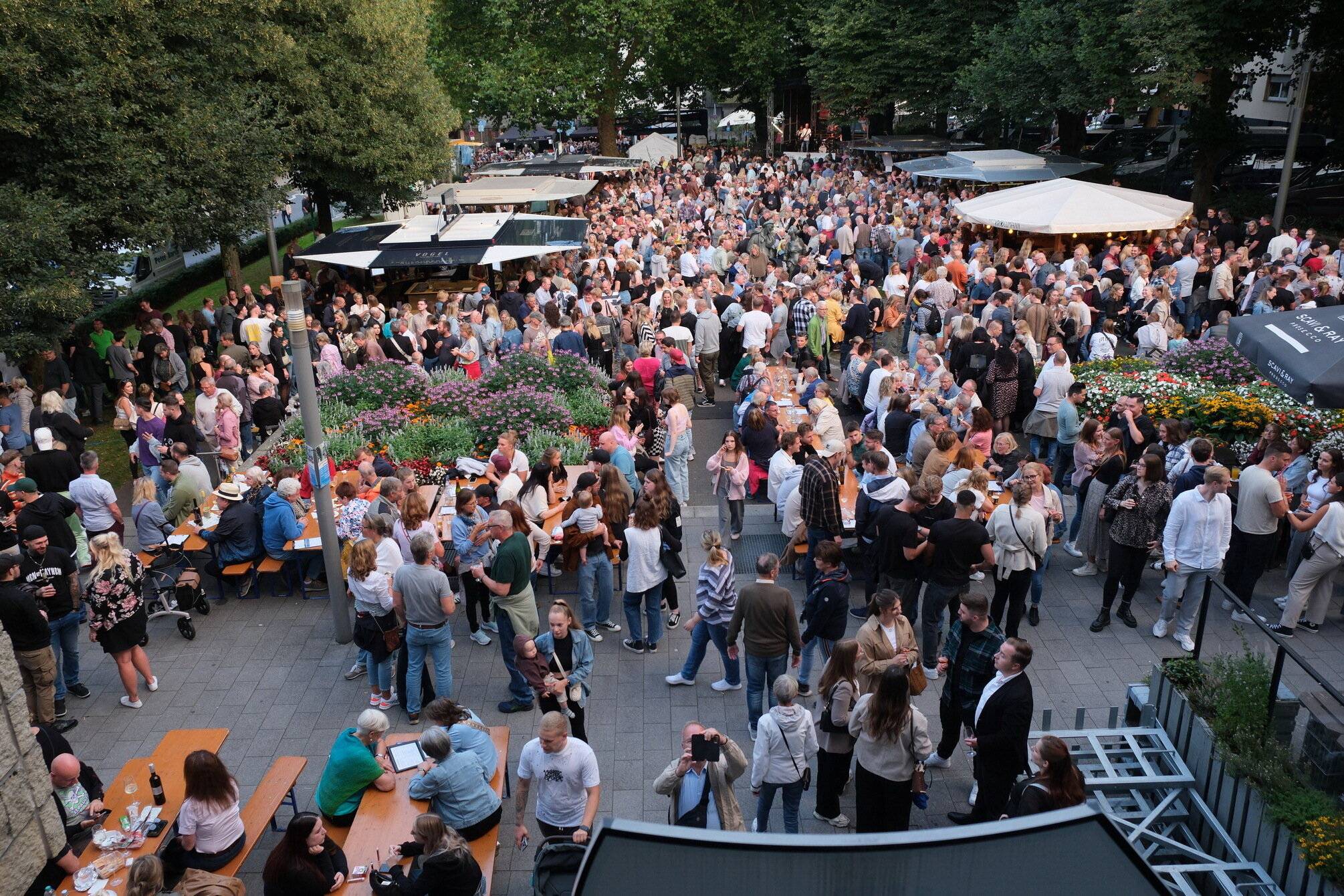  Auch der Ronsdorfer Heimat- und Bürgerverein könnte mit seinem Weinfest auf dem Bandwirkerplatz profitieren. 