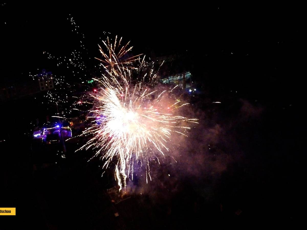 Video: Das Feuerwerk auf der Mega-Kirmes