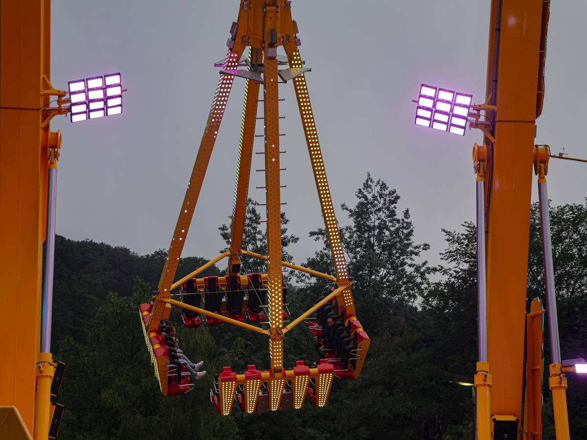 Start der Mega-Kirmes mit Feuerwerk
