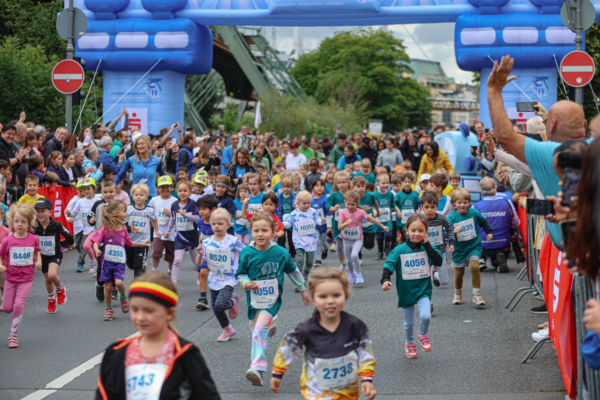  Der Start des Bambini-Rennens. 