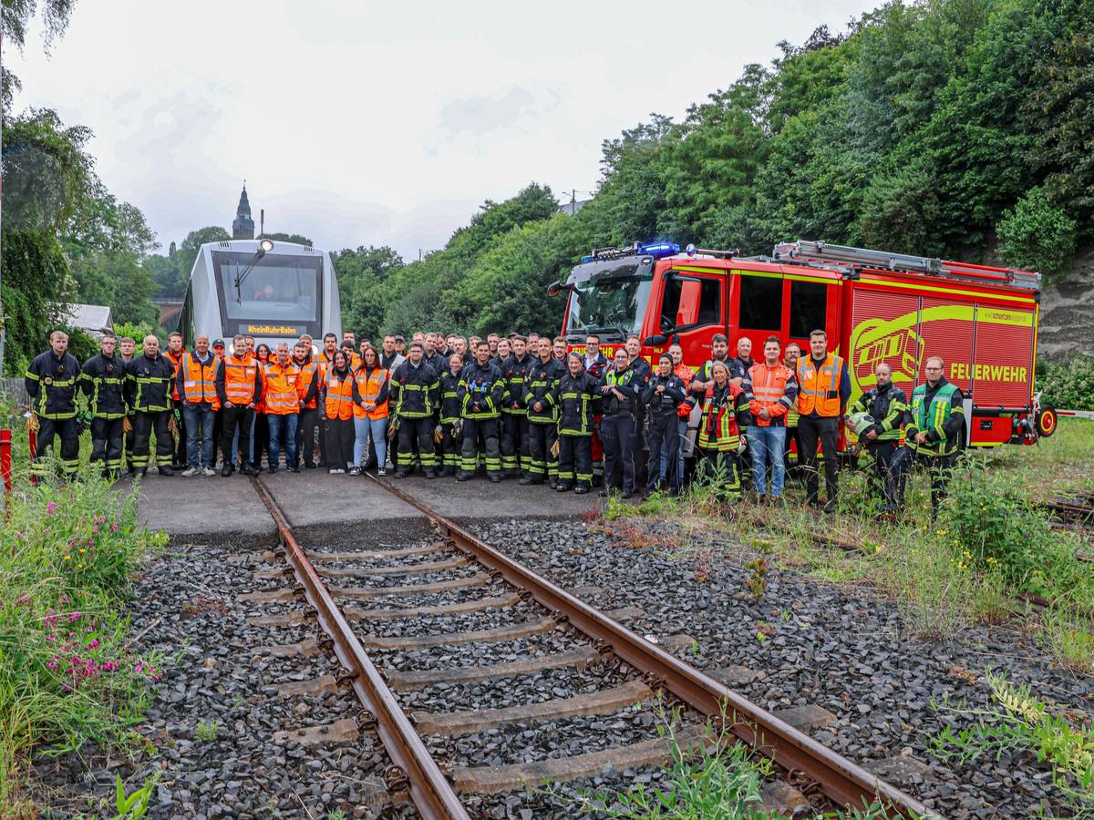 Übung im Bahntunnel Rauental
