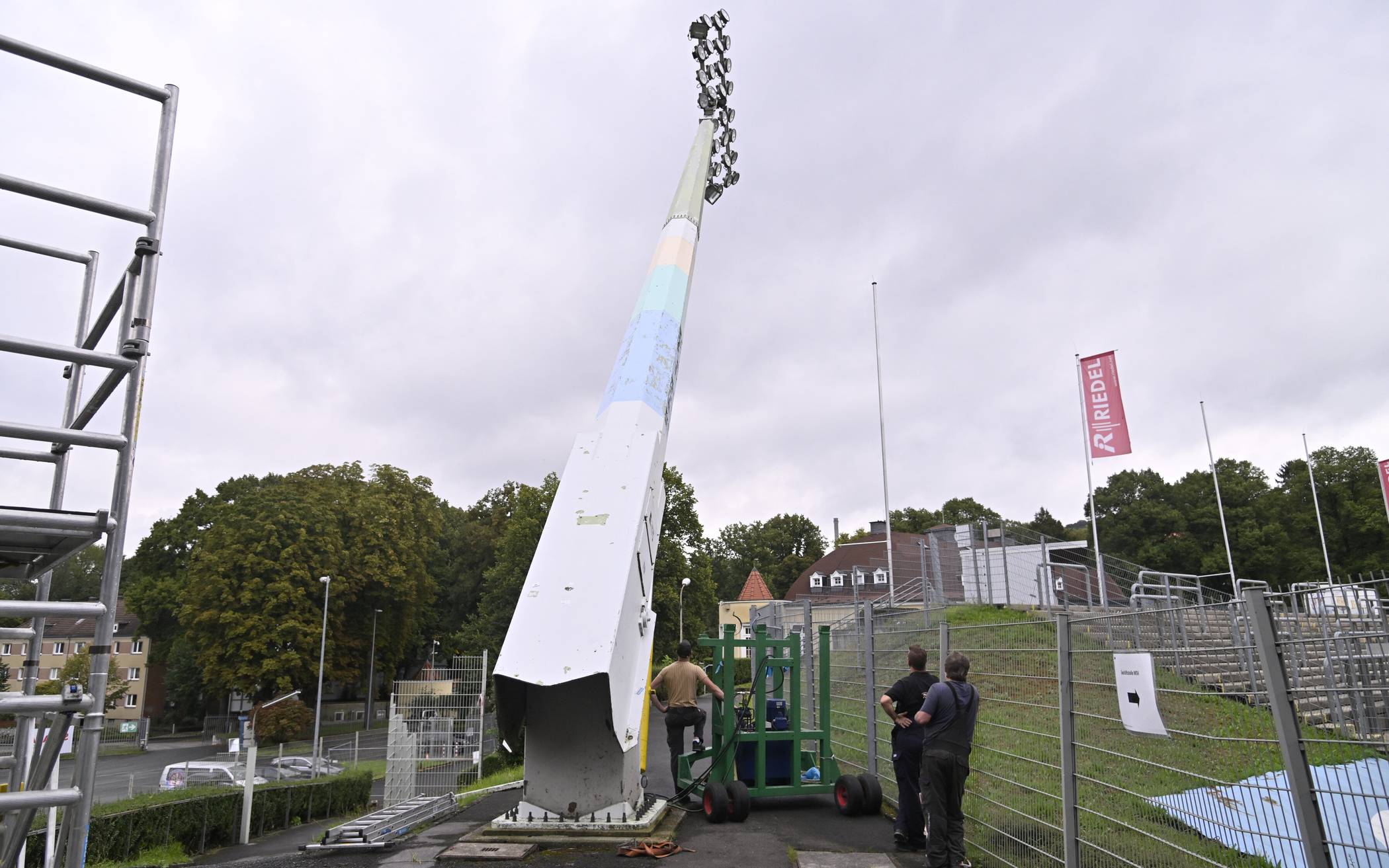 Neues Flutlicht für das Stadion am Zoo