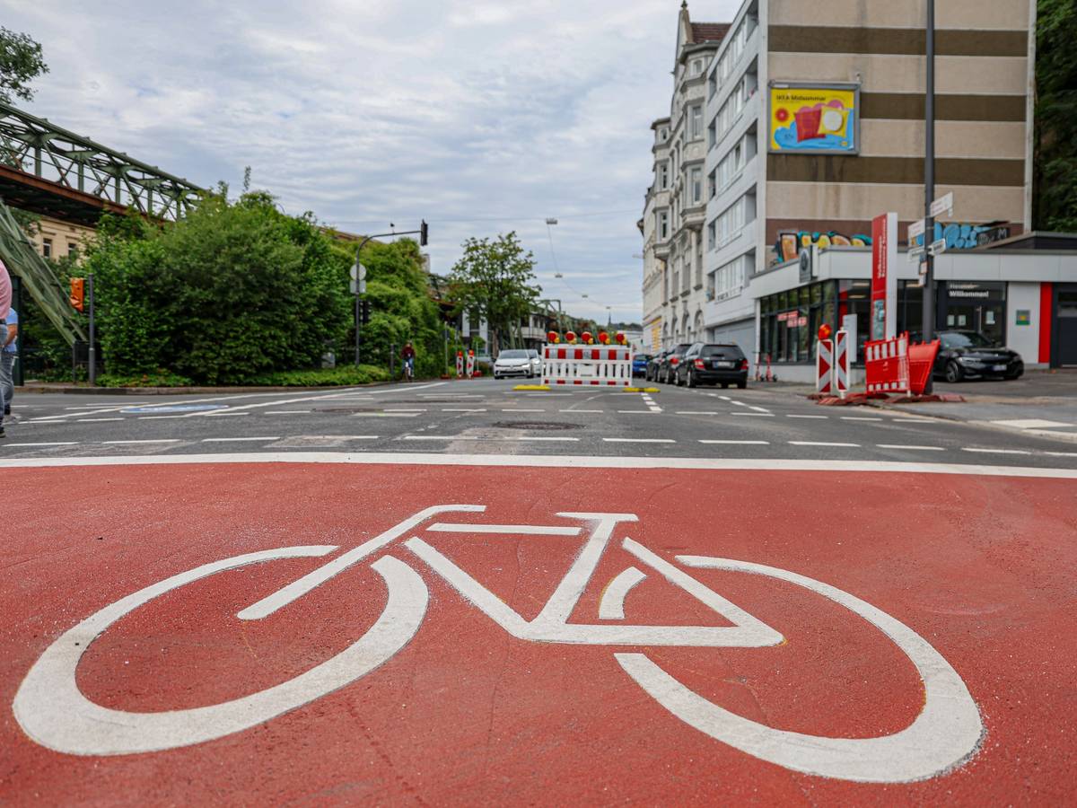 Hardtufer als Fahrradstraße eingeweiht
