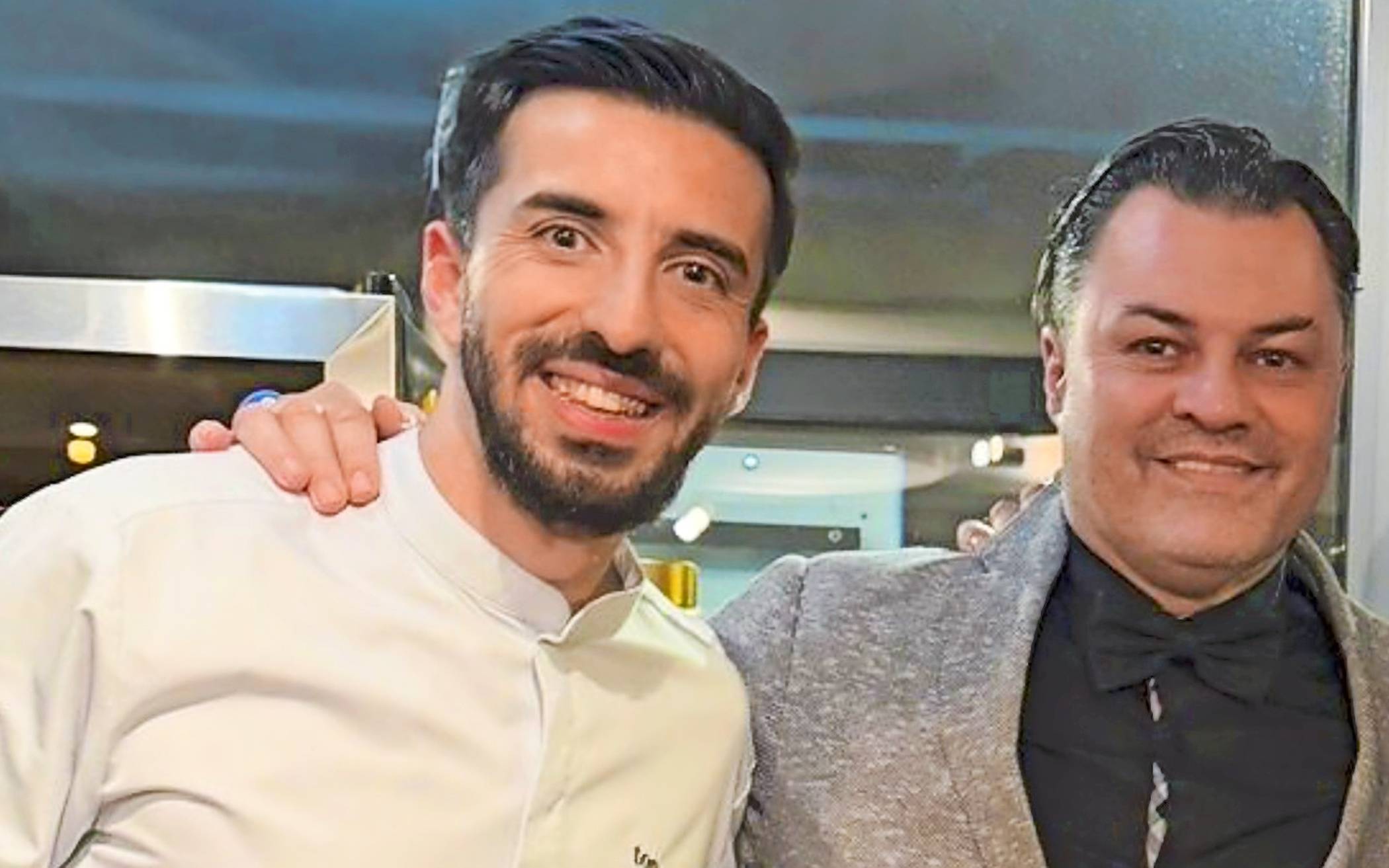 Ausgezeichnet: Serkan Akgün (rechts), Inhaber des Wuppertaler Sterne-Restaurants „Shiraz“, und sein Küchenchef Reyad Danah.  
