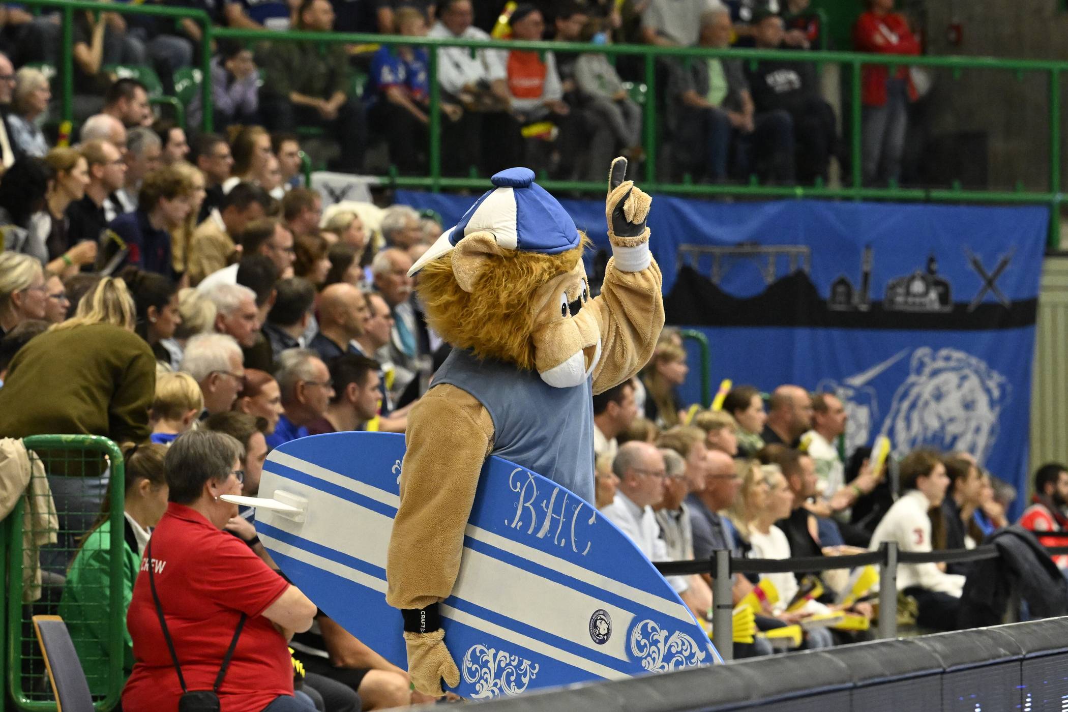  Mit einem Sieg gegen Göppingen hatte sich Maskottchen Bergi aus der Saison verabschiedet. 