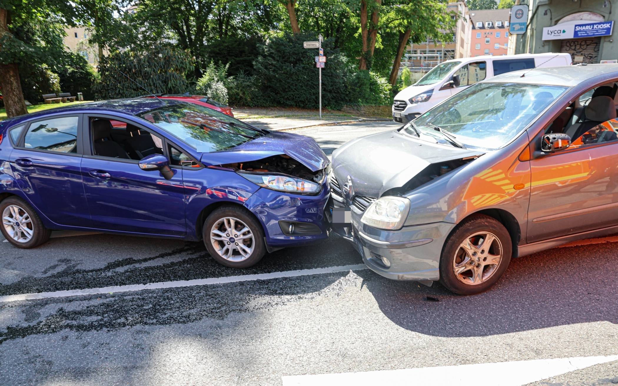 Bilder: Staus nach Unfall in Wuppertal-Barmen
