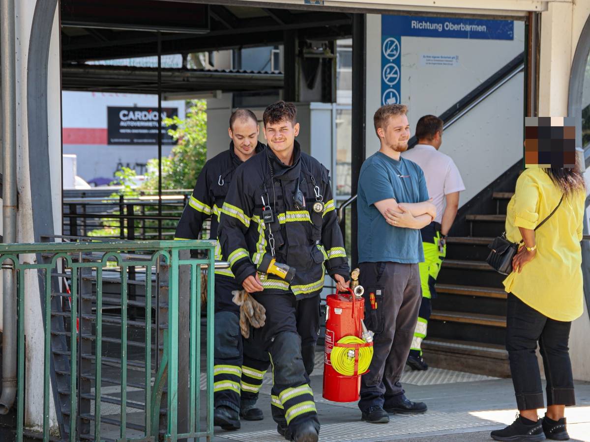Brand in Schwebebahnstation