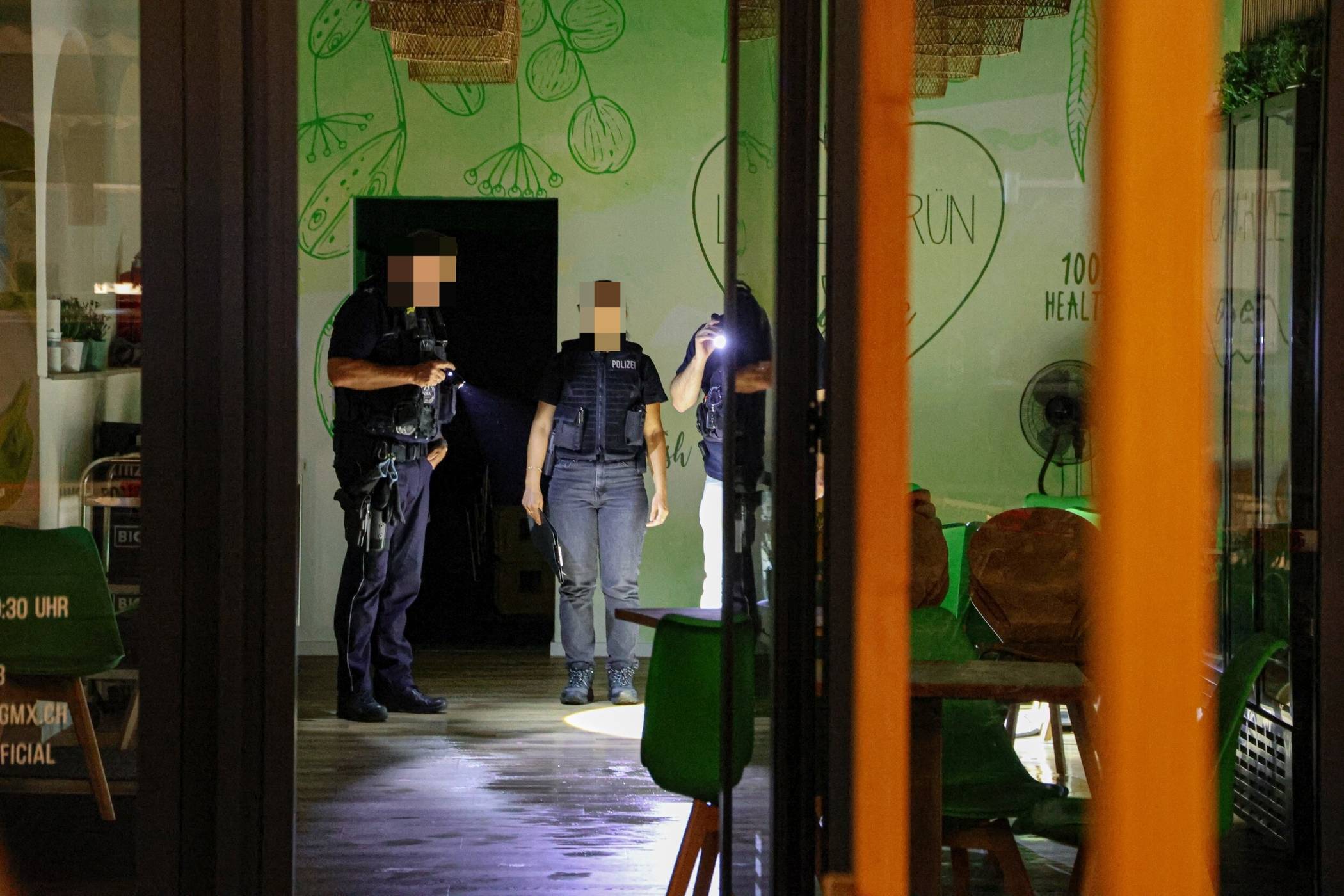  Die Polizei sicherte die Spuren. 