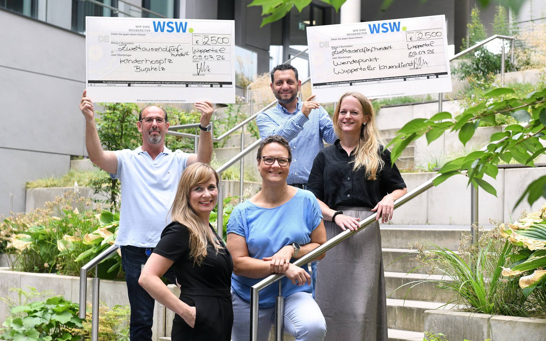 WSW-Fahrdienst spendet 5.000 Euro an zwei Institutionen
