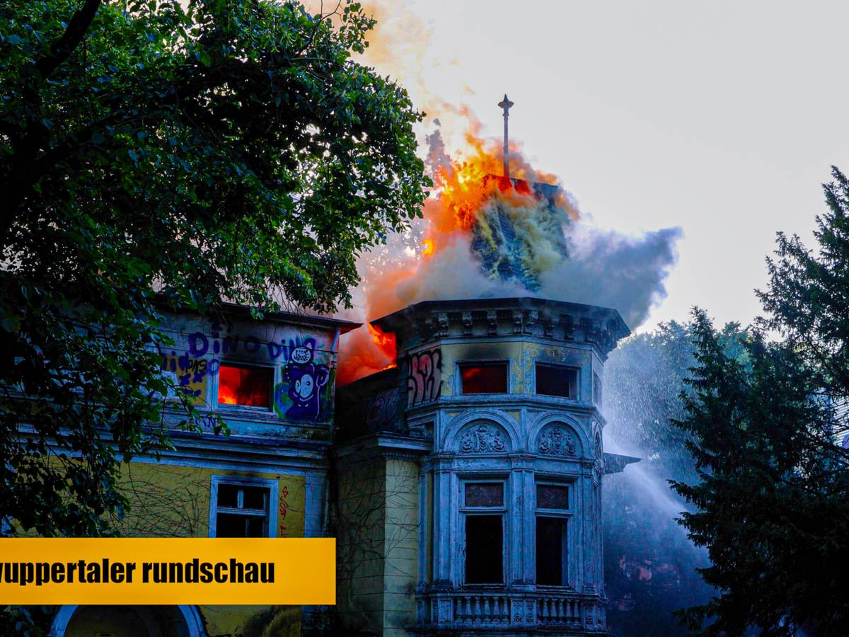 Video: Villa-Großbrand am Robert-Koch-Platz