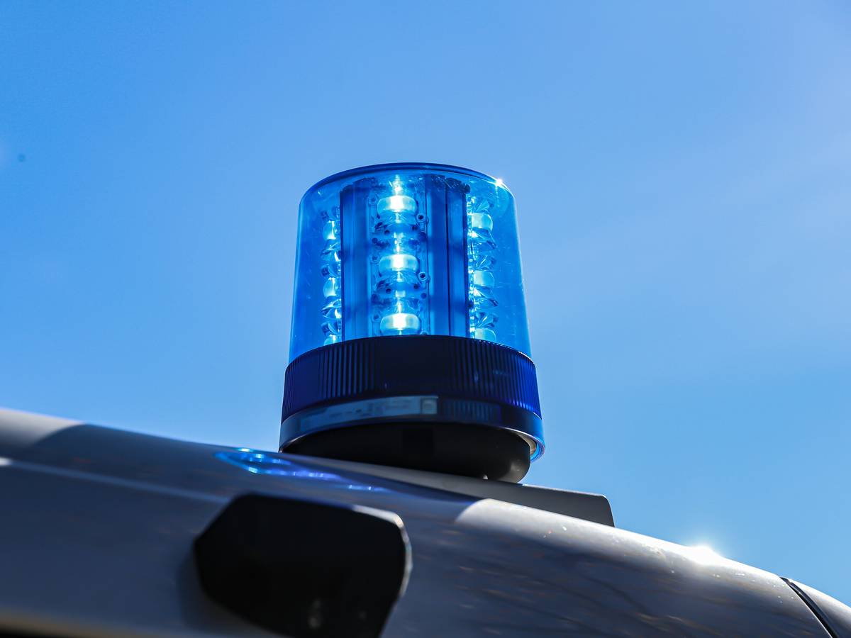 Überfall: Frau zieht sich Schnittverletzungen zu