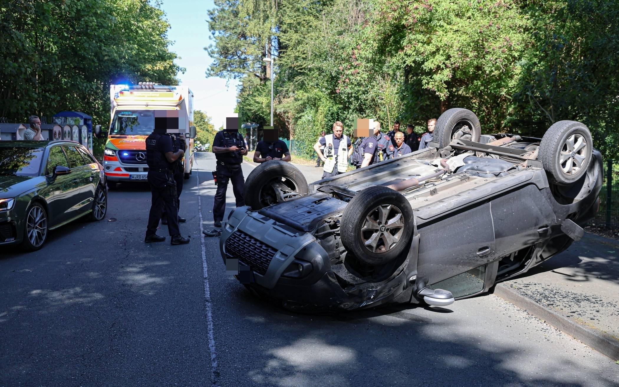Der Wagen überschlug sich.