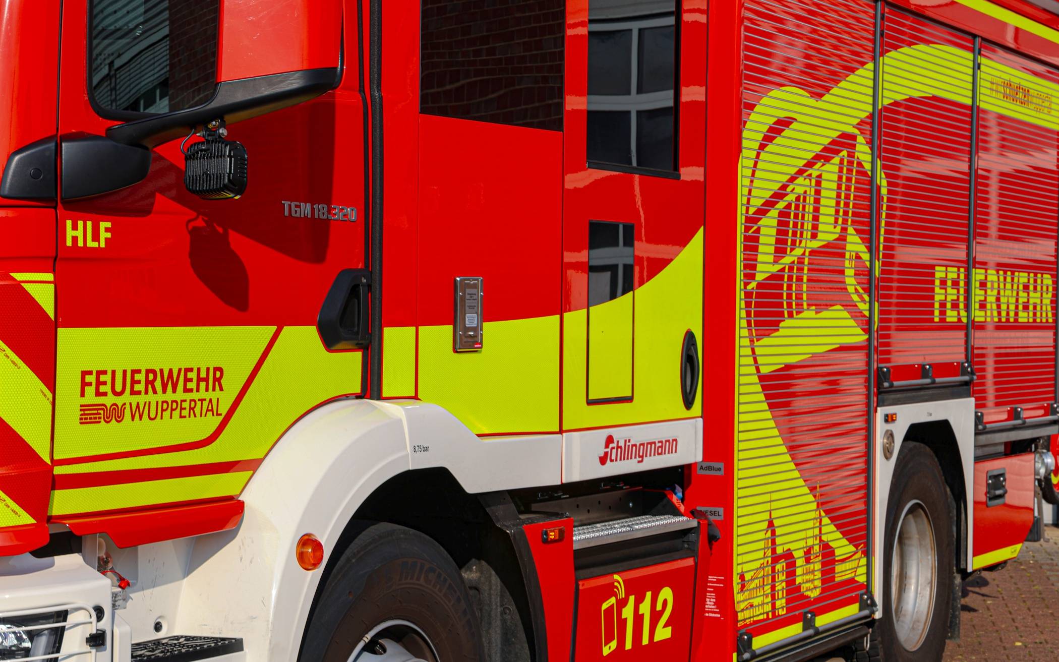 Brand in Haus: Feuerwehr-Einsatz in der Nacht