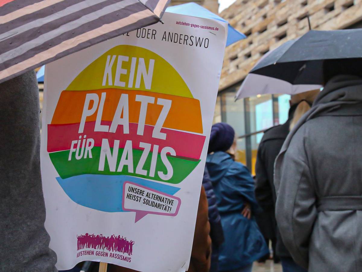 Neuer Sammelband „Einmischen gegen Rechts“