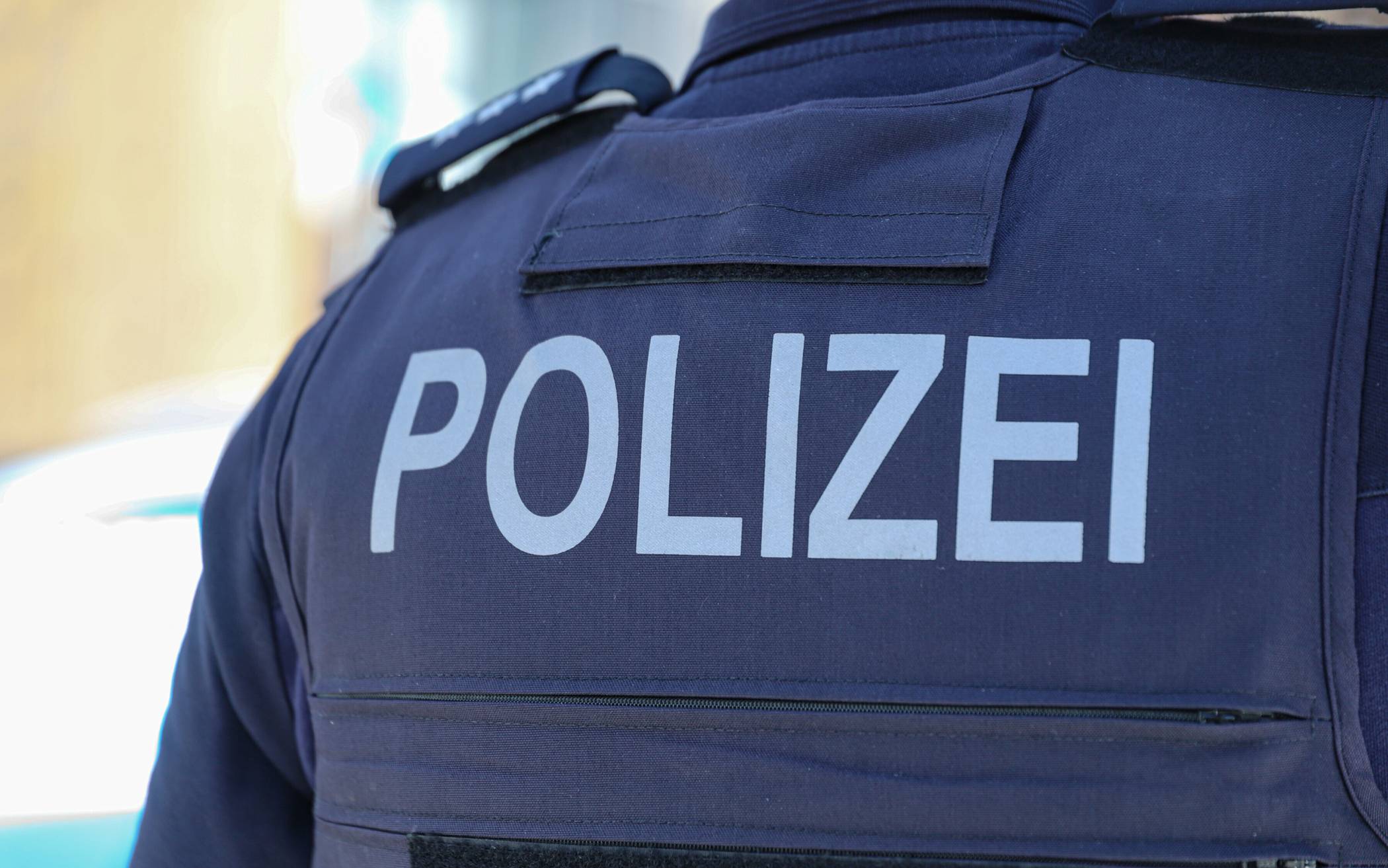 Polizei fahndet nach Fahrradfahrer mit Glatze