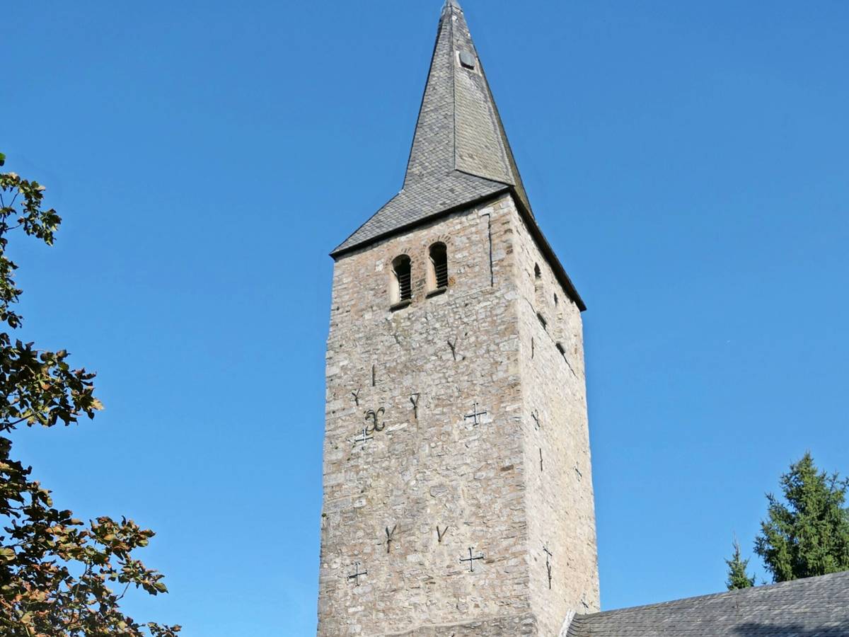 Kirche Schöller: Ein Geburtstag mit Millionenbaustelle