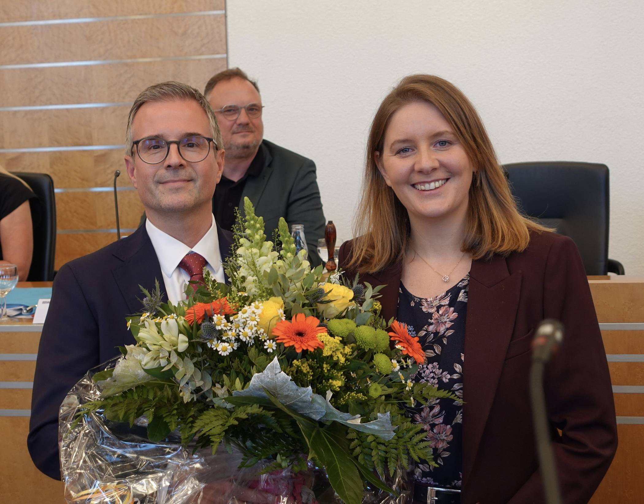 Der neugewählte Kämmerer Christian Wolf und Wuppertals Oberbürgermeisterin Miriam Scherff (beide SPD).