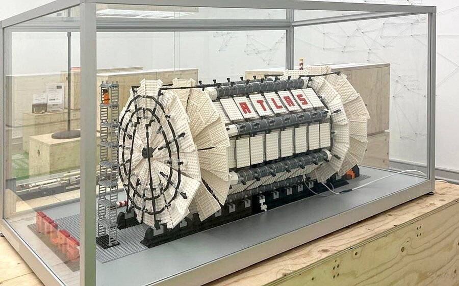 Der (kleine) ATLAS-Detektor wird versteigert