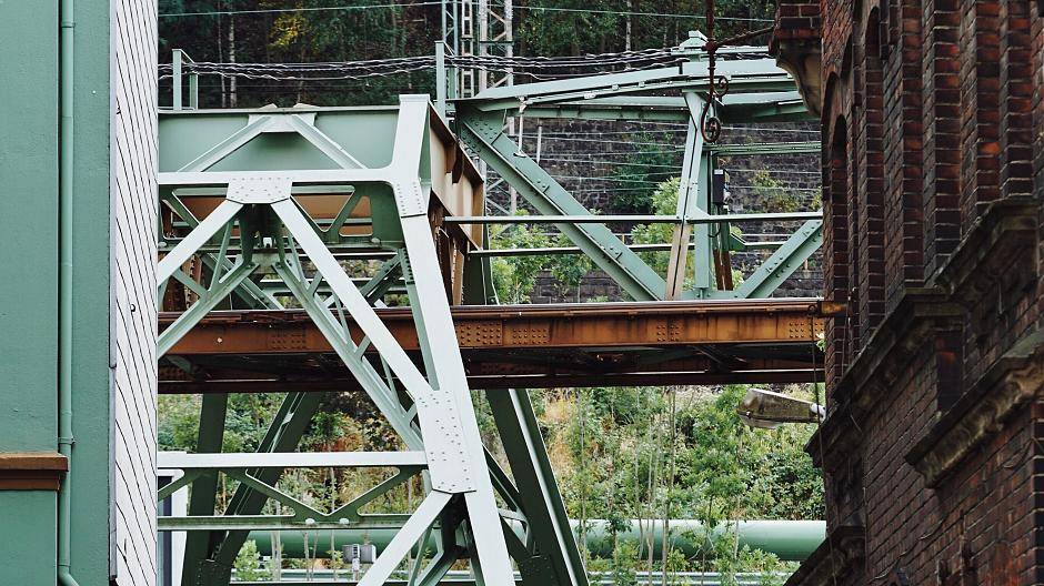 In Wuppertal lohnt sich der Blick nach links oder rechts, oft ergeben sich interessante...