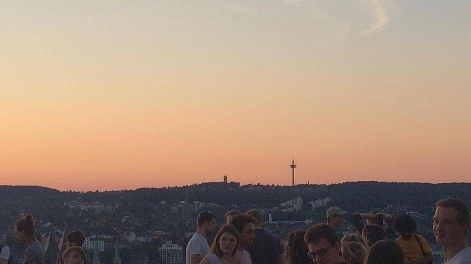 etwas verspätet startet heute meine Woche.Emre-Can Tan (24), student.Titel:\rooftop...