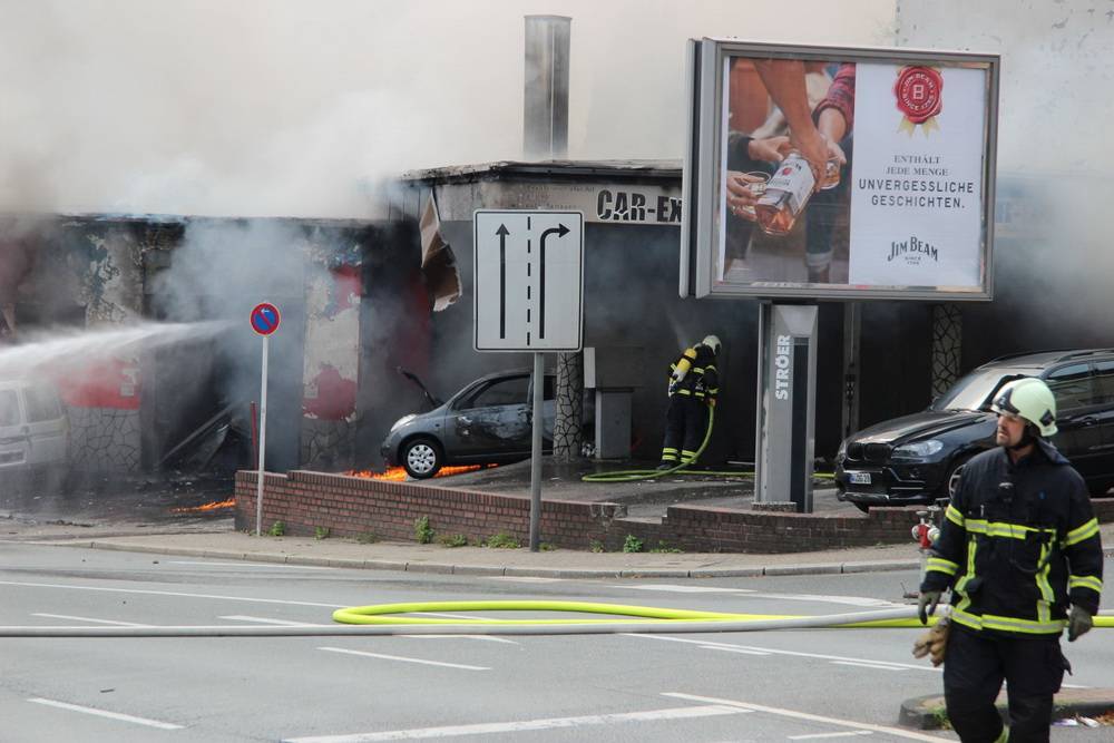 Feuer in Autowerkstatt