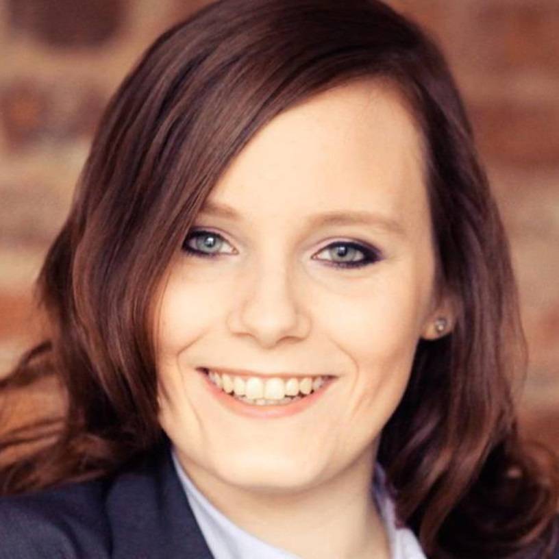  Die Politologin Nicole Najemnik ist Expertin für den Schutz vor Cyber-Mobbing &amp; Co. 