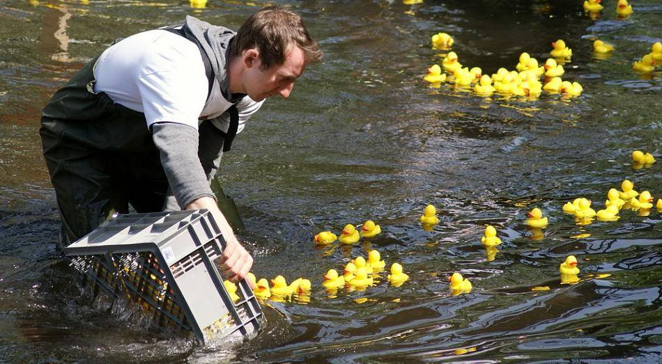 Sommerfest mit Entenrennen