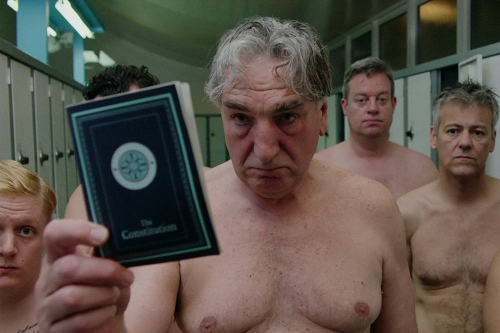  Szene aus "Swimming with Men". 