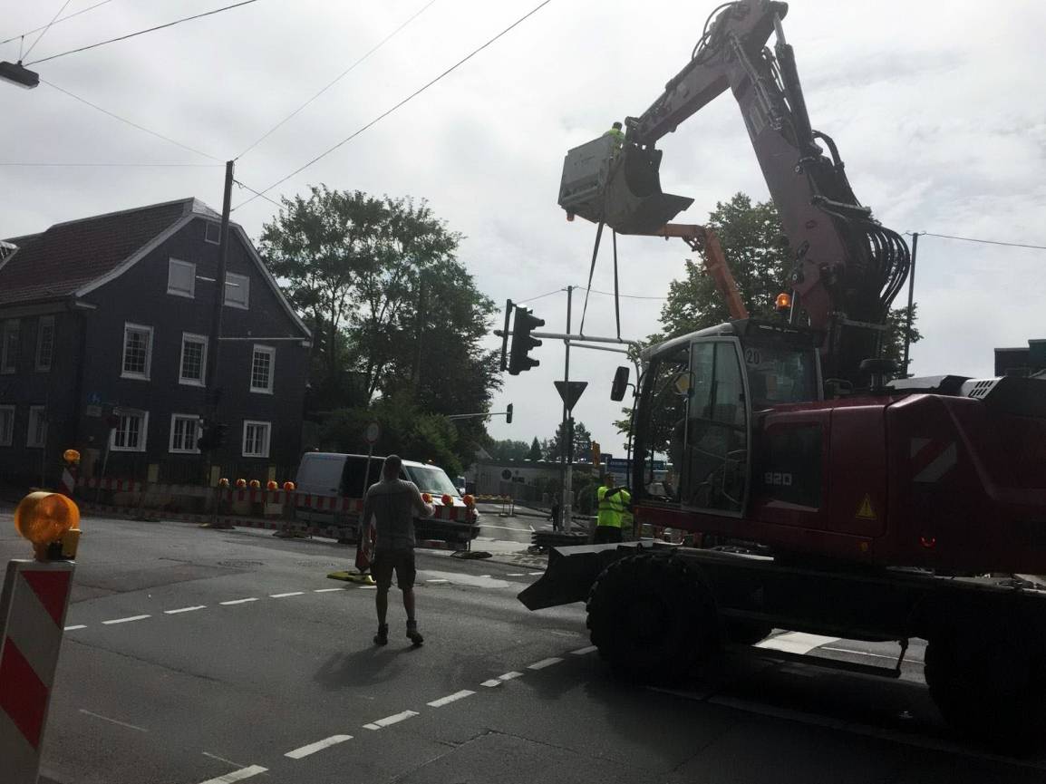  Das Abbiegen von der Hauptstraße Richtung Remscheid ist nicht mehr möglich. 