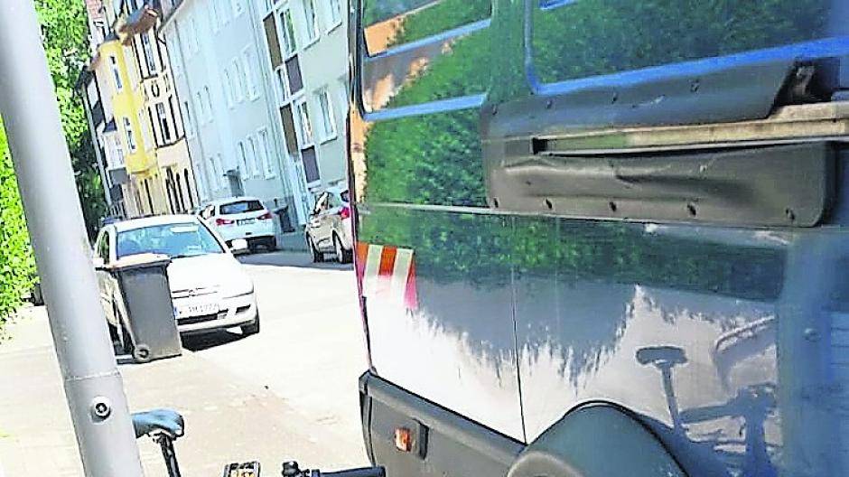 Dazwischen gezwängt