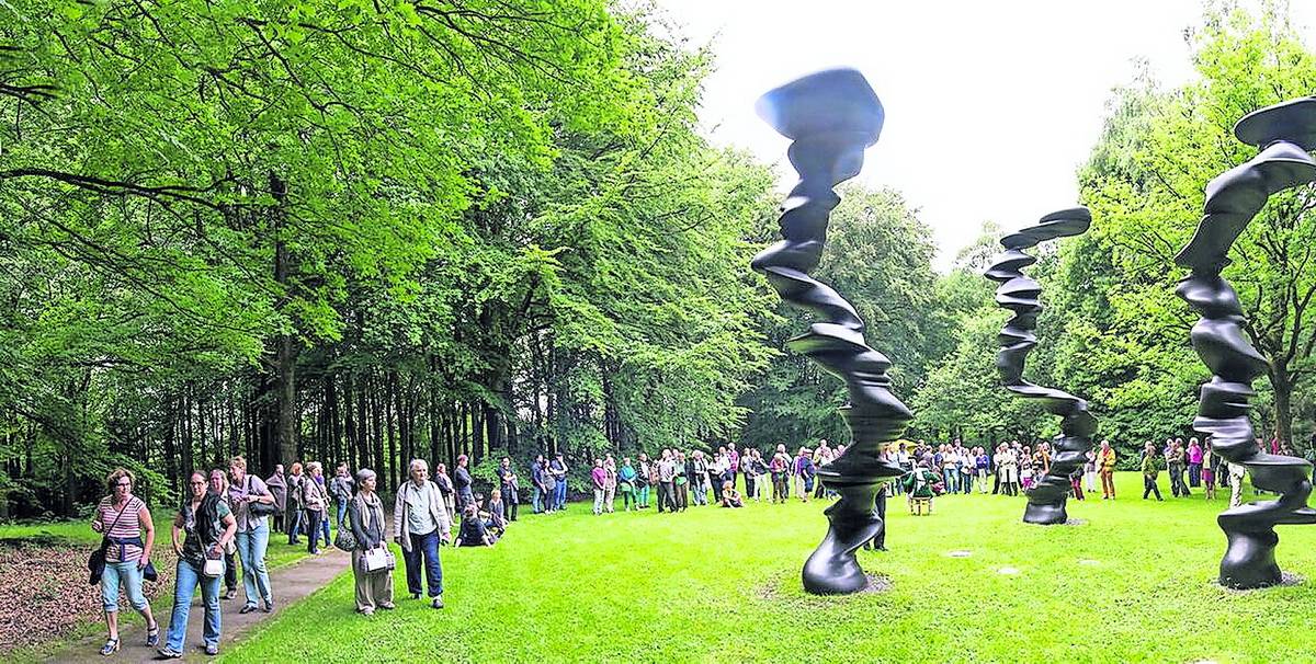  Blick in den Skulpturenpark. 