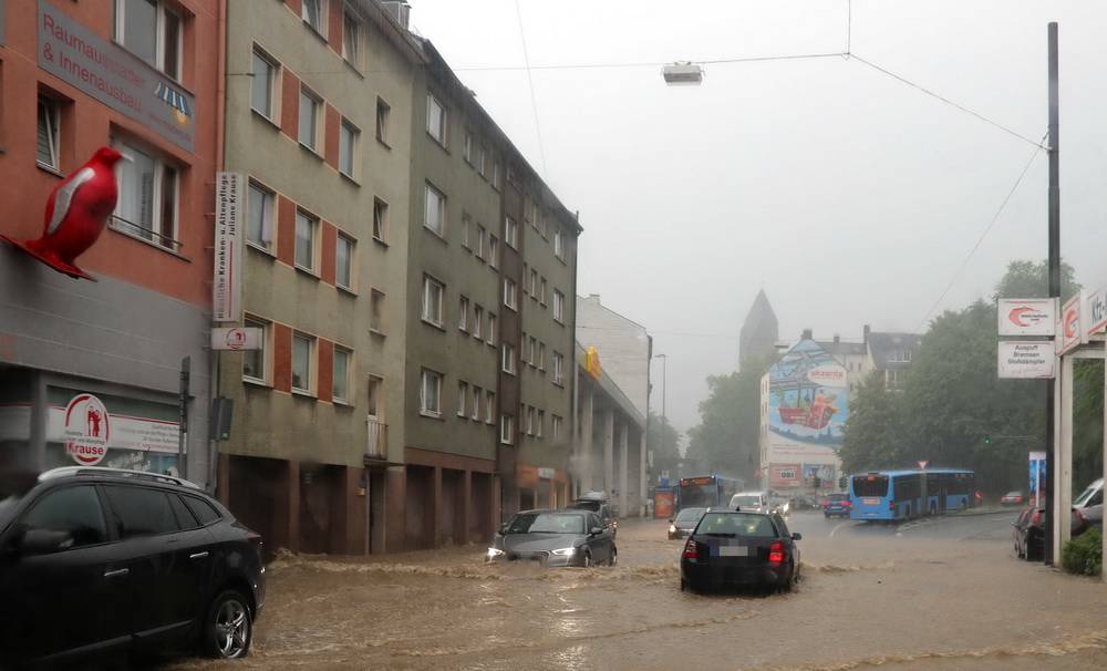 Erneut einige Straßen überflutet