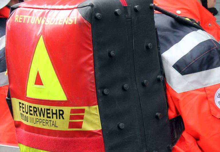 Ladendieb rennt vor Auto