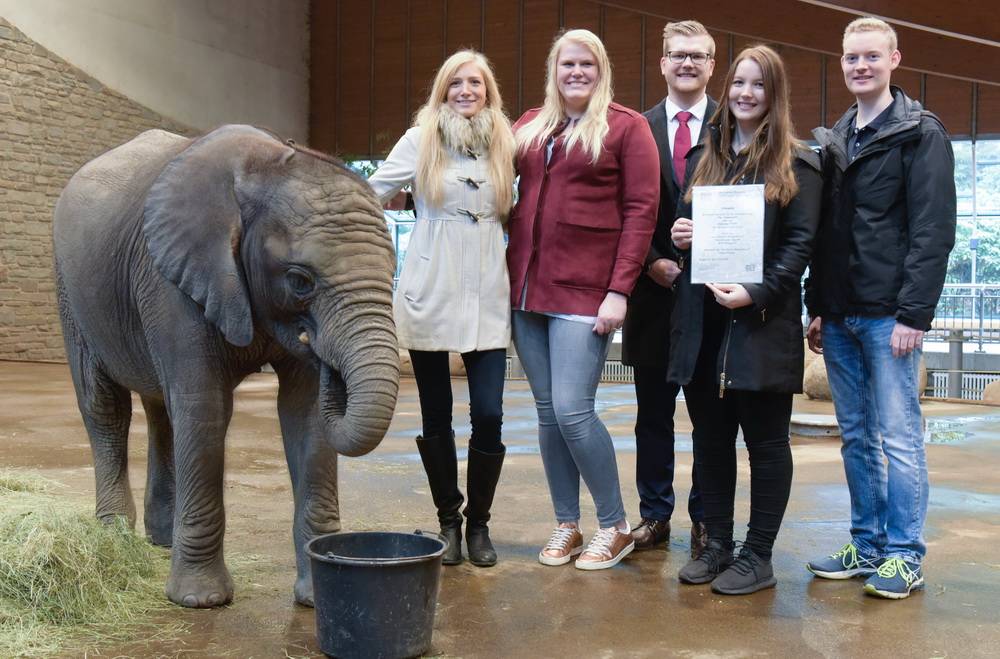  Von li.: Naja-Luisa Smolla, Eva Schulz-Meierkamp, Tobias Wigge, Verena Wigge und Philipp Kaiser vom Leo-Club. 