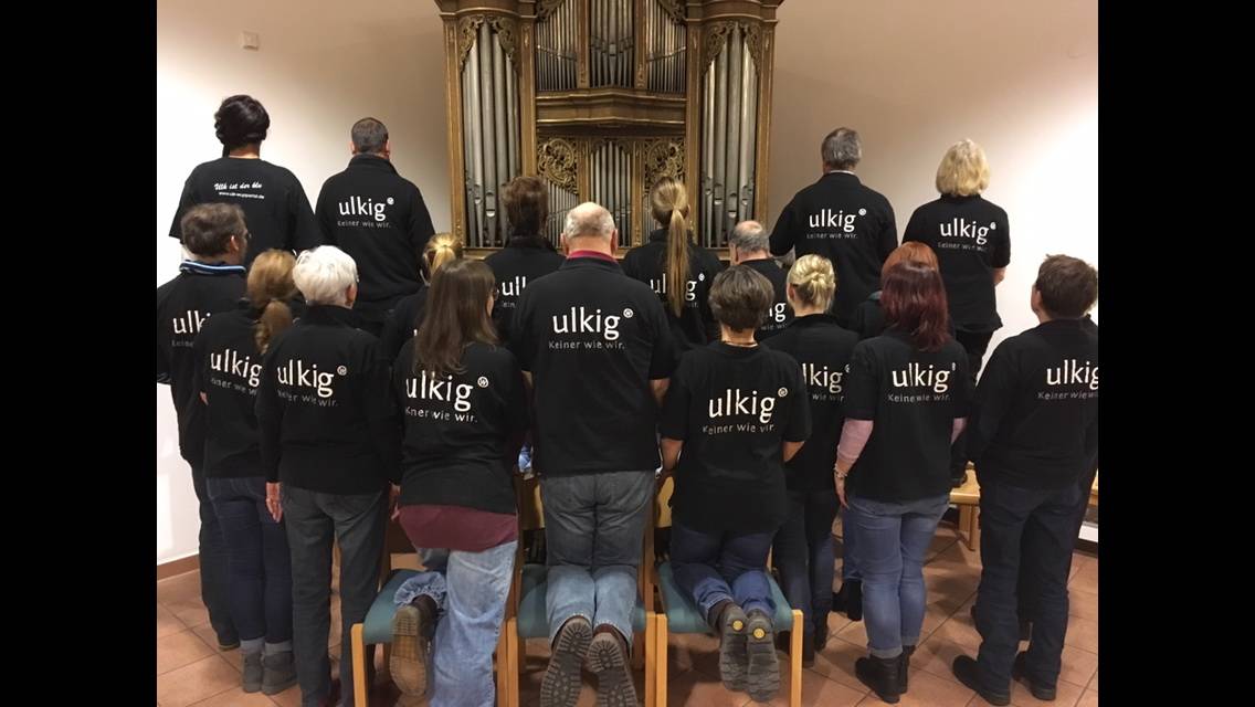  ... diese Truppe ist von alle Seiten lustig.  