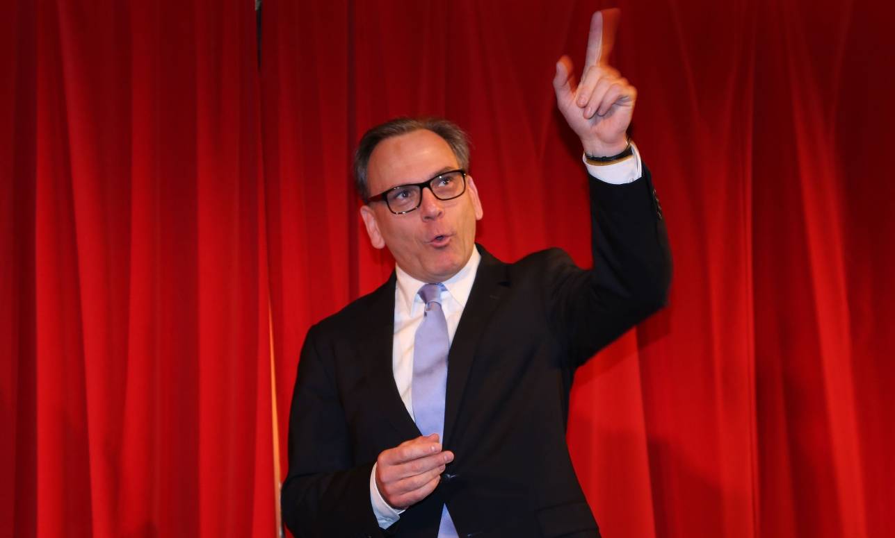  Andreas Mucke diesmal als Oberbürgermeister auf der Bühne.  