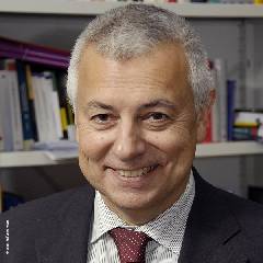  Der Rechts- und Staatswissenschaftler Dr. Wolfgang Hetzer kommt in die Politische Runde der Volkshochschule.  